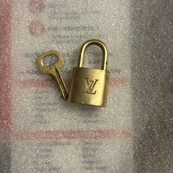 Louis Vuitton brass lockset #315 - Picture 4 of 5